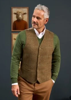 Surrey Men's Tweed Lined Country Waistcoat In Marsh - Regular Fit -AlanPaine Shop Alan Paine Surrey Mens Tweed Waistcoat in Marsh 4