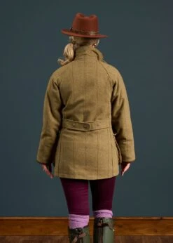 Combrook Ladies Tweed Shooting Coat In Grove - Shooting Fit -AlanPaine Shop Combrook Ladies Tweed Shooting Coat Grove 3 76235436 6c9e 45b2 9173 394b9a0af79b