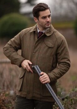 Combrook Men's Waterproof Tweed Coat In Sage - Regular Fit -AlanPaine Shop Combrook Mens Shootting Tweed Coat Sage LH 3
