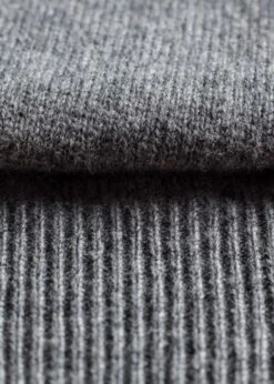 Hampshire Lambswool Jumper In Grey Mix - Classic Fit 9 Hampshire Lambswool Jumper In Grey Mix - Classic Fit -AlanPaine Shop Hampshire Lambswool Saddle Shoulder Grey Mix Jumper Image5