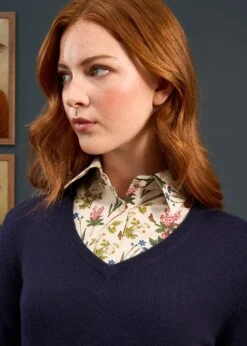 Isla Ladies Wool And Cashmere Vee Neck Jumper In Dark Navy 8 Isla Ladies Wool And Cashmere Vee Neck Jumper In Dark Navy -AlanPaine Shop Isla Ladies Wool and Cashmere Vee Neck Dark Navy 3