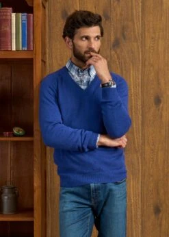 Kilsyth Men's Lambswool Jumper In Persian - Regular Fit -AlanPaine Shop Kilsyth Lambswool Vee Neck Jumper Persian 2