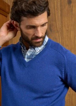 Kilsyth Men's Lambswool Jumper In Persian - Regular Fit -AlanPaine Shop Kilsyth Lambswool Vee Neck Jumper Persian 5