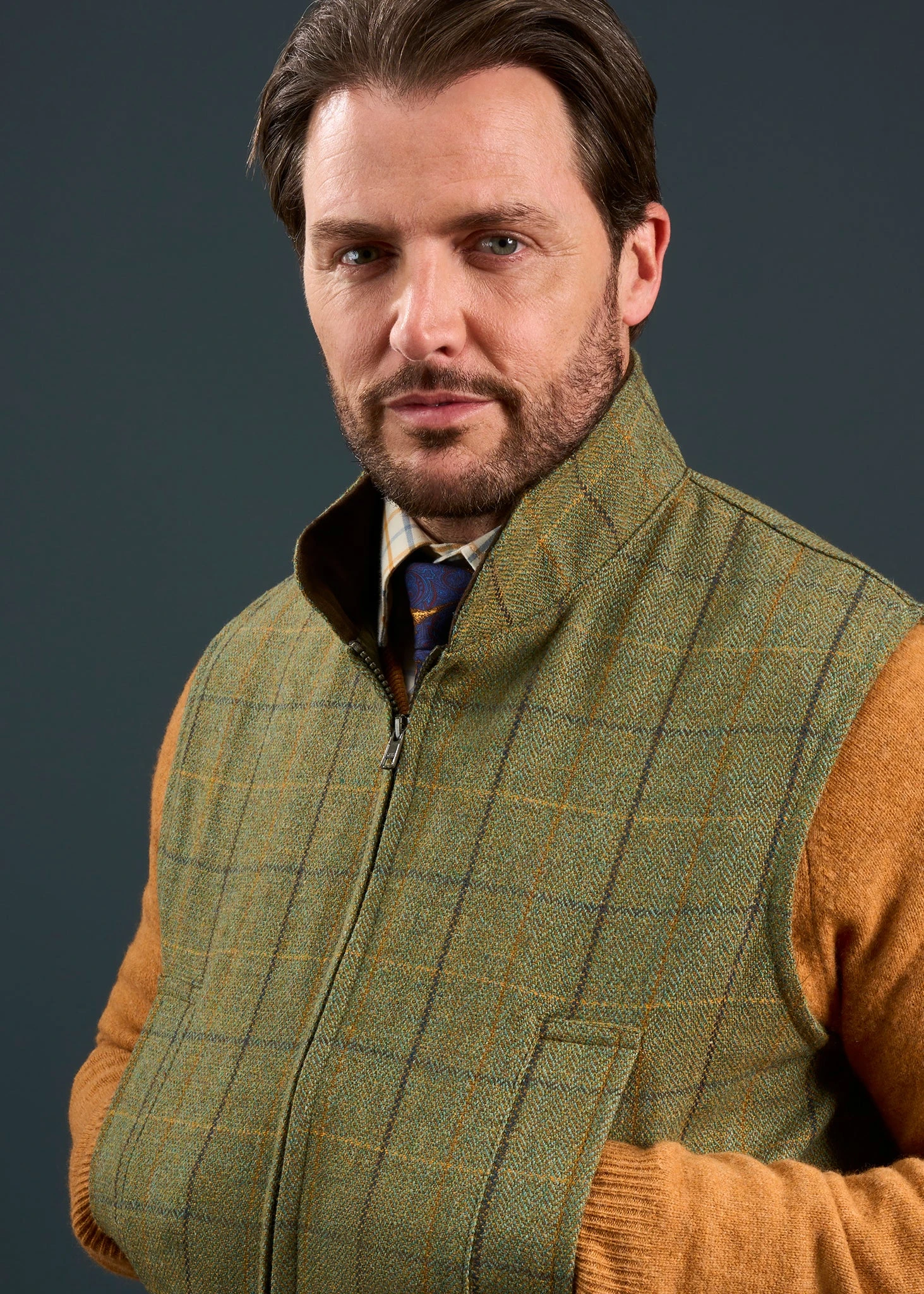 Rutland Men's Tweed Waistcoat In Dark Moss - Shooting Fit 4 Rutland Men's Tweed Waistcoat In Dark Moss - Shooting Fit - Image 4
