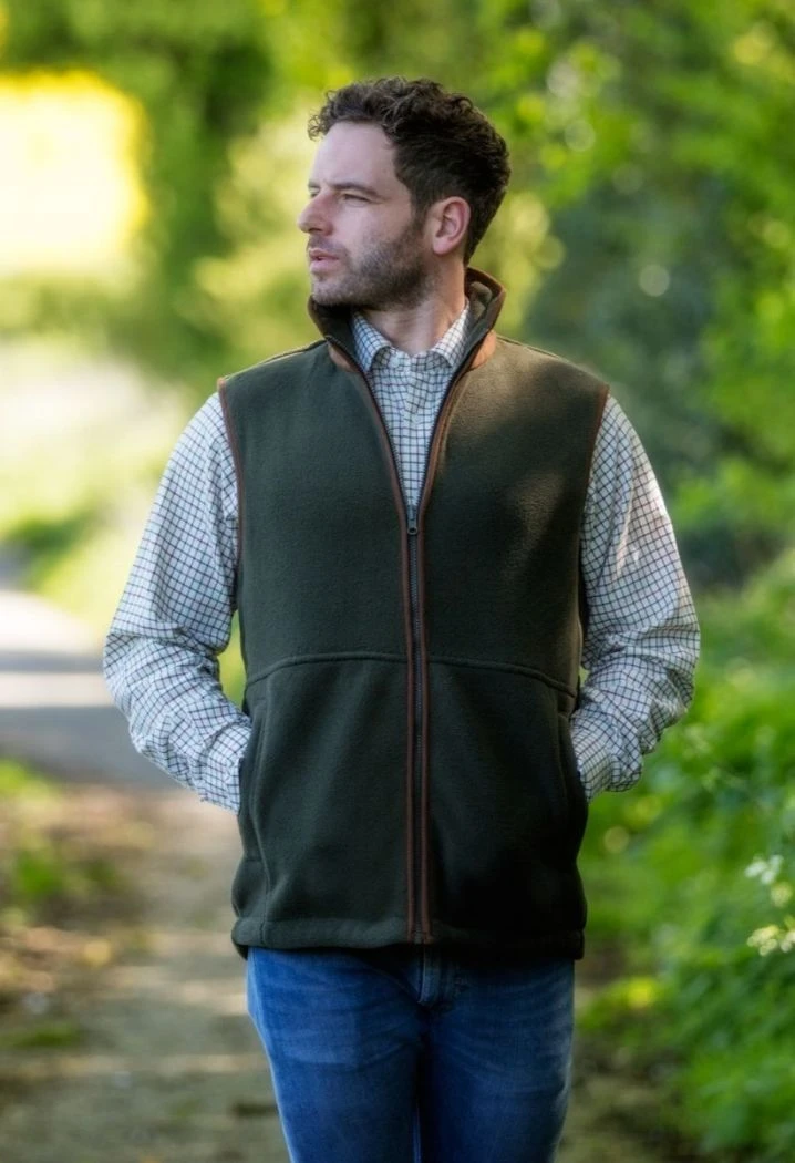 Aylsham Men's Fleece Gilet In Green - Regular Fit 2 Aylsham Men's Fleece Gilet In Green - Regular Fit - Image 2