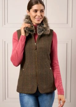 Surrey Ladies Tweed Gilet In Hemlock -AlanPaine Shop ap prduct studio images aw24 23